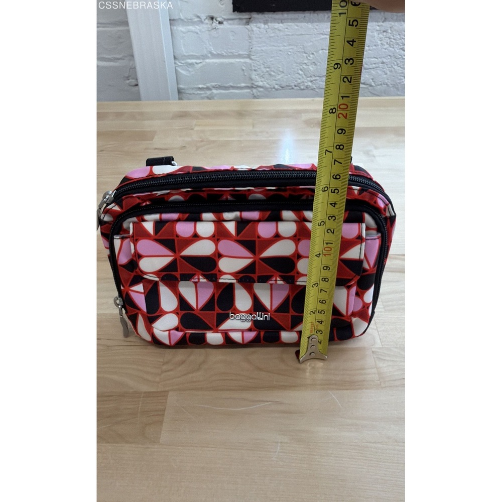 Baggallini Red Pink Heart Print Nylon Crossbody Travel Bag Small - Picture 7 of 8